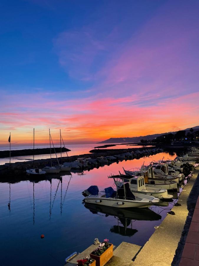 Bistrot Del Mare Apartment Santo Stefano al Mare Luaran gambar