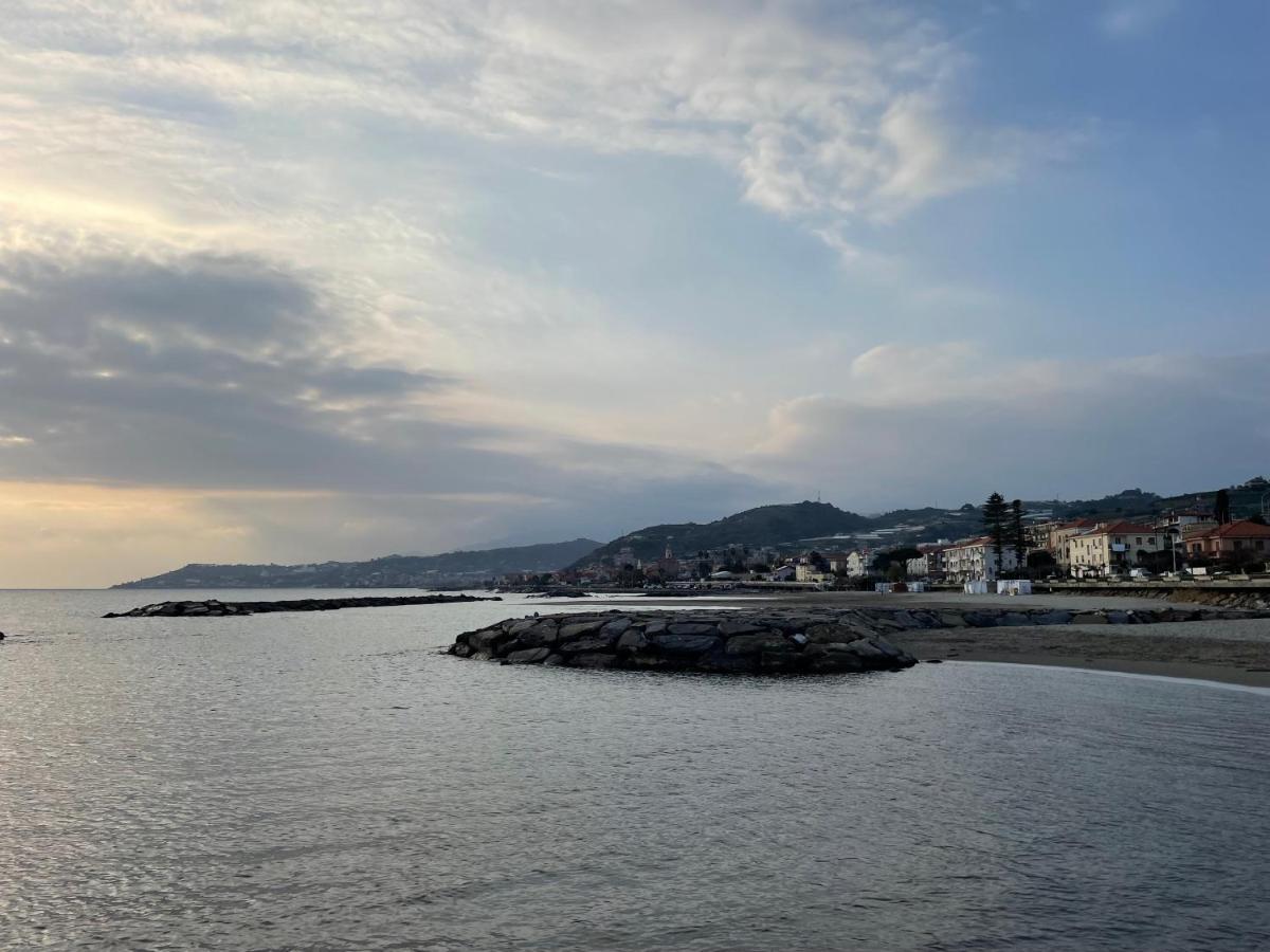 Bistrot Del Mare Apartment Santo Stefano al Mare Luaran gambar