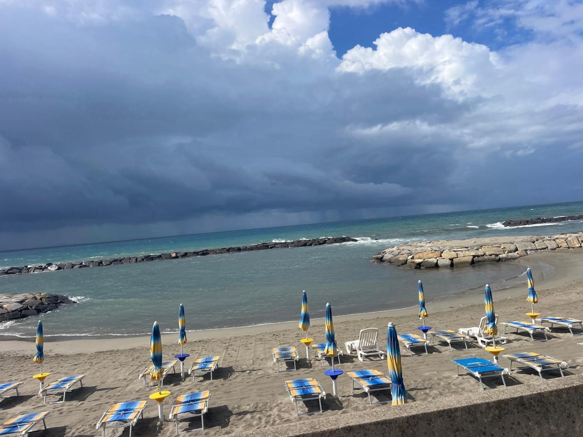Bistrot Del Mare Apartment Santo Stefano al Mare Luaran gambar