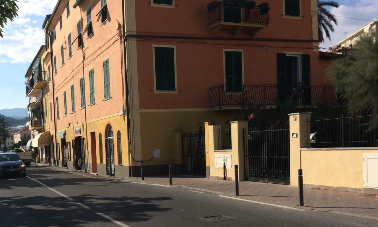 Bistrot Del Mare Apartment Santo Stefano al Mare Luaran gambar
