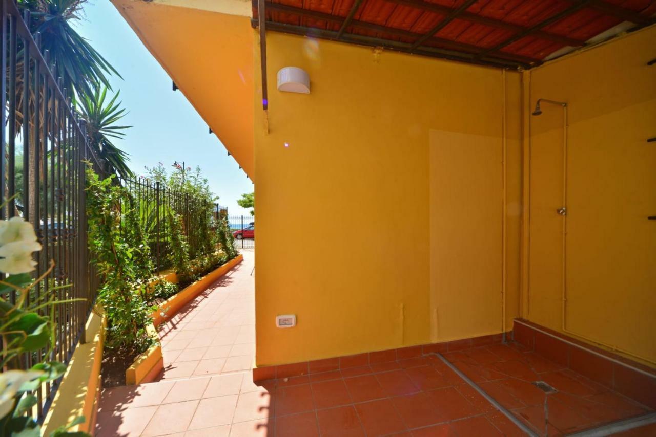 Bistrot Del Mare Apartment Santo Stefano al Mare Luaran gambar